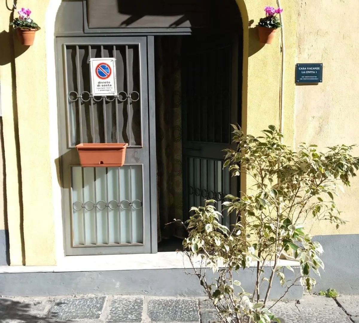 La civita 1 CTA 0*,  Italia